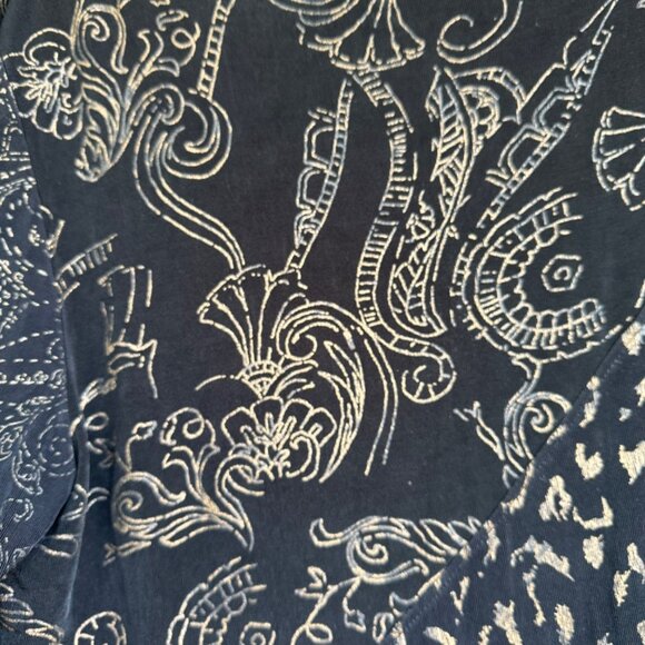 Chico's Travelers Slinky Top 3 (US XL) Black Long Sleeve Printed V-Neck  Acetate - Picture 6 of 8